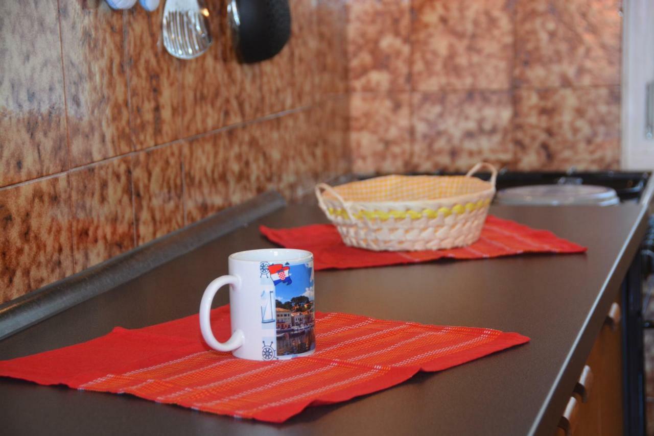 Apartment Mimica-Croatia , Omis , Center ภายนอก รูปภาพ