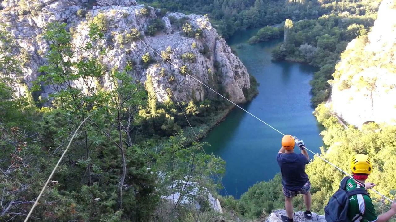 Apartment Mimica-Croatia , Omis , Center ภายนอก รูปภาพ